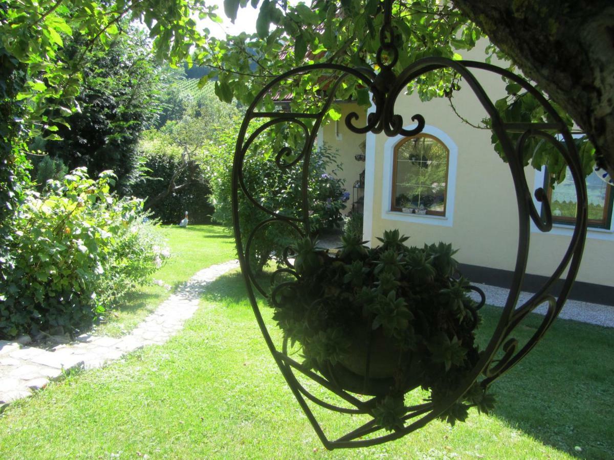 Anna'S Home - Ferienwohnungen Ratsch an der Weinstraße Exterior foto